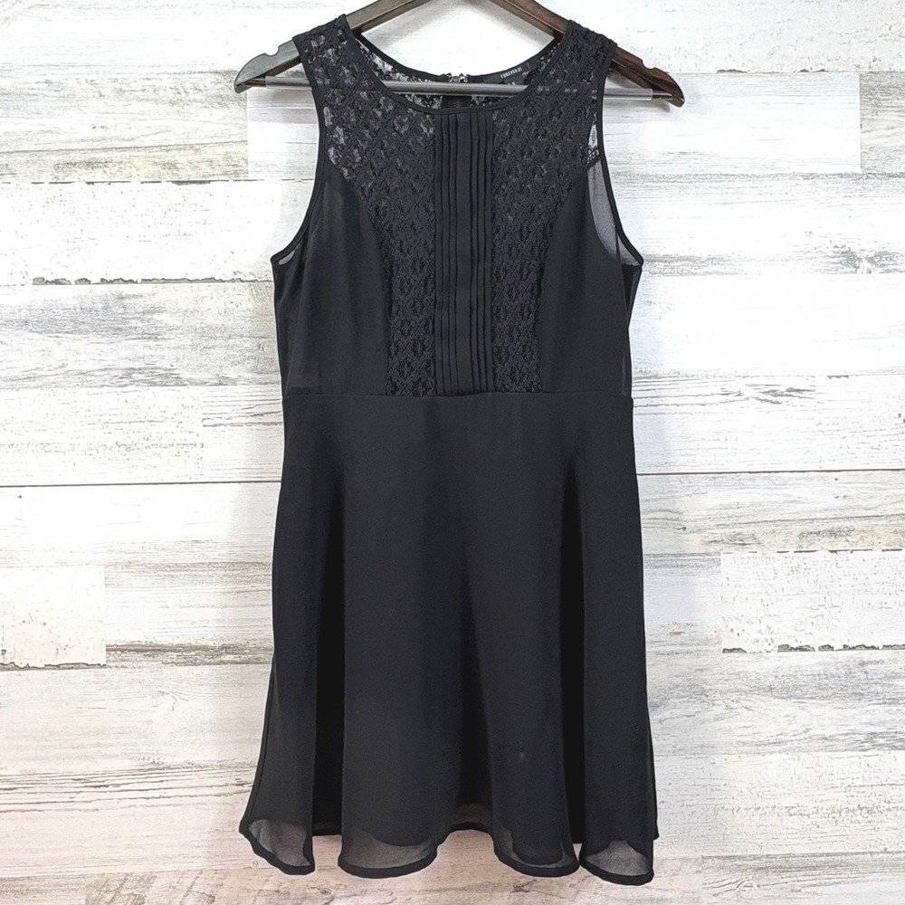 Forever 21 Chiffon Black Lace Pleated Fit and Flare Skater Mini Dress Size M